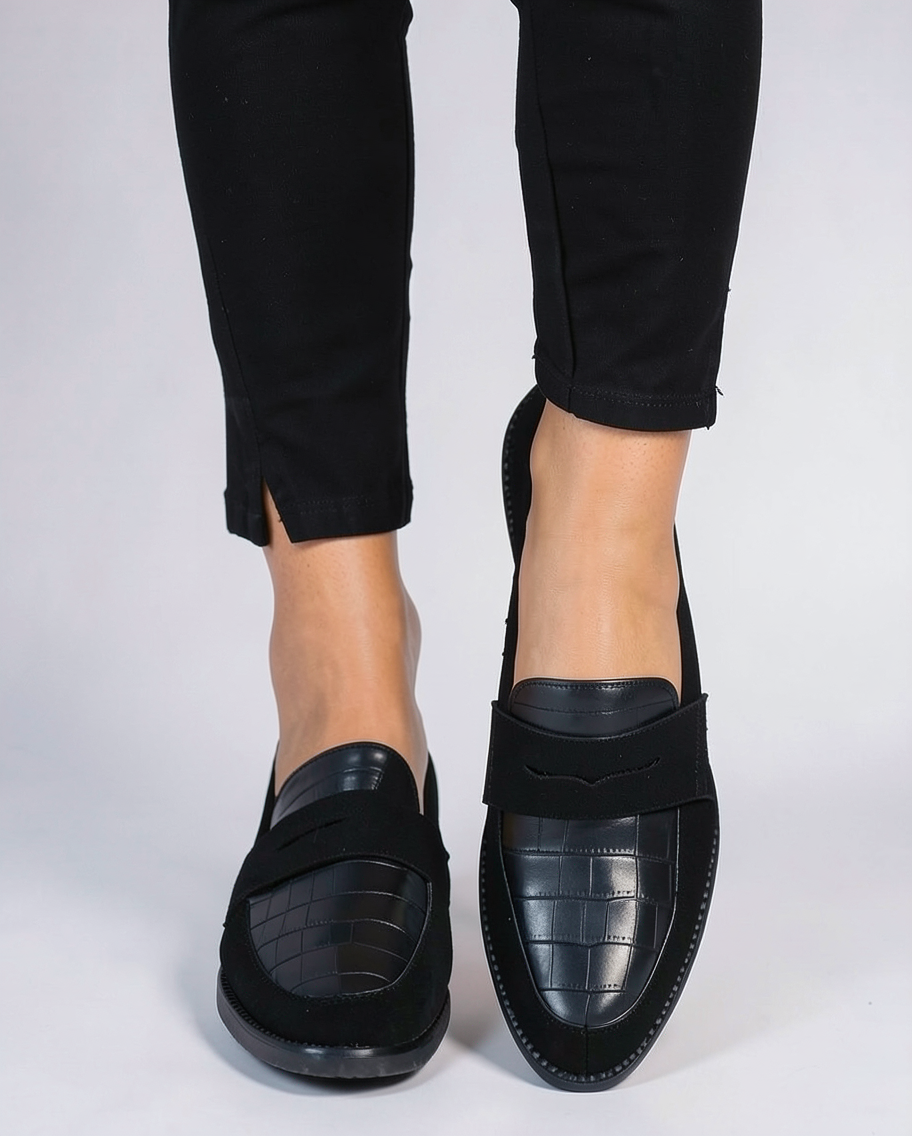 Chic Crocodile Texture Black Loafers for Women