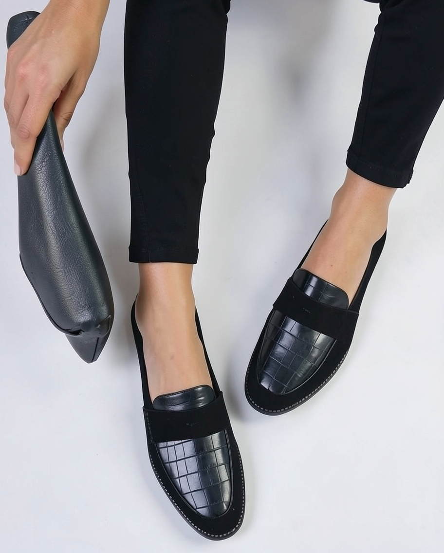 Chic Crocodile Texture Black Loafers for Women